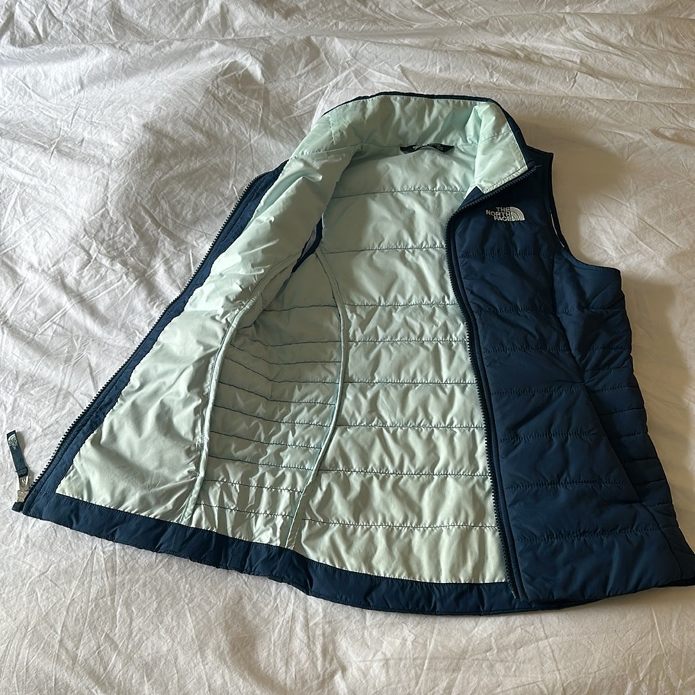 North Face Haraway Girls Vest - Picture 3 of 3